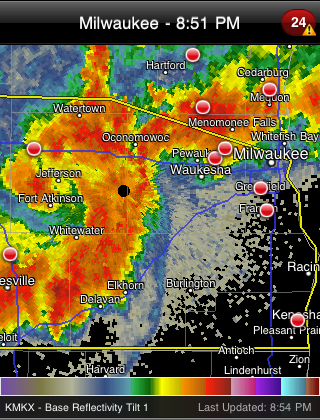 Bow Echo moving into Southeastern Wisconsin - June 8, 2011